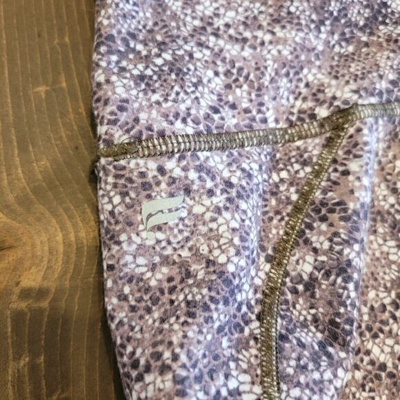 Fabletics Powerhold Leggings Serpentine small - Picture 6 of 6